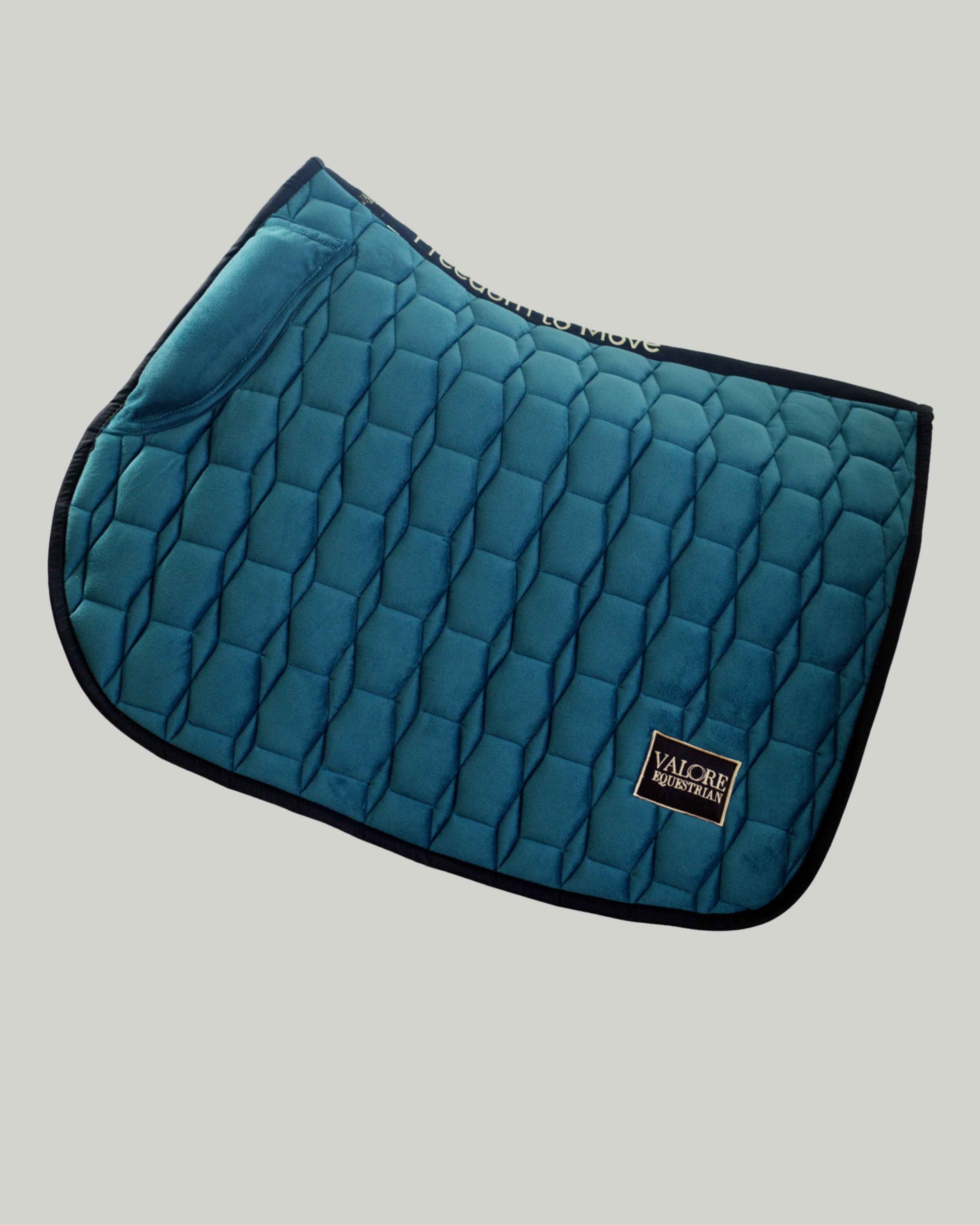 Ocean Depths Velvet Valore Jumping Wither Relief Saddle Pad – Anatomical Saddle Pad for Comfort and Freedom